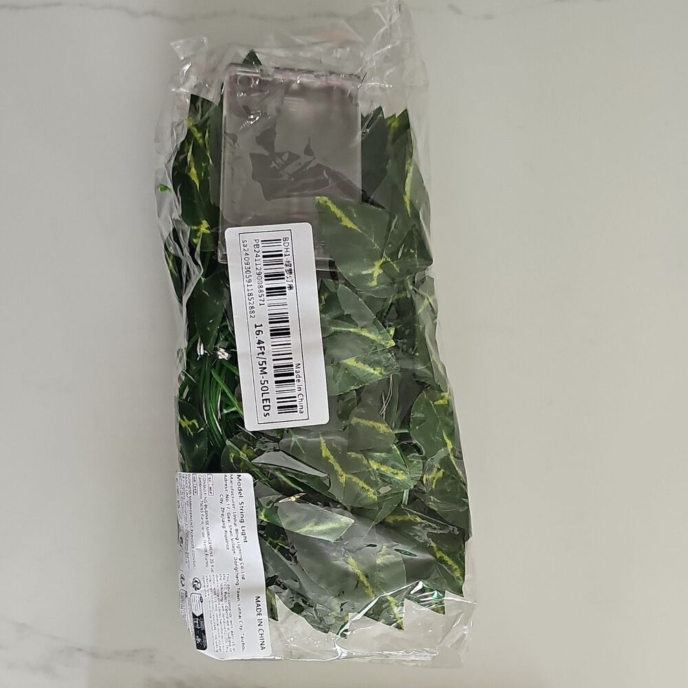 Linhai Bling Lighting 50 LED Green Leaf String Light 16.4Ft Green Cord